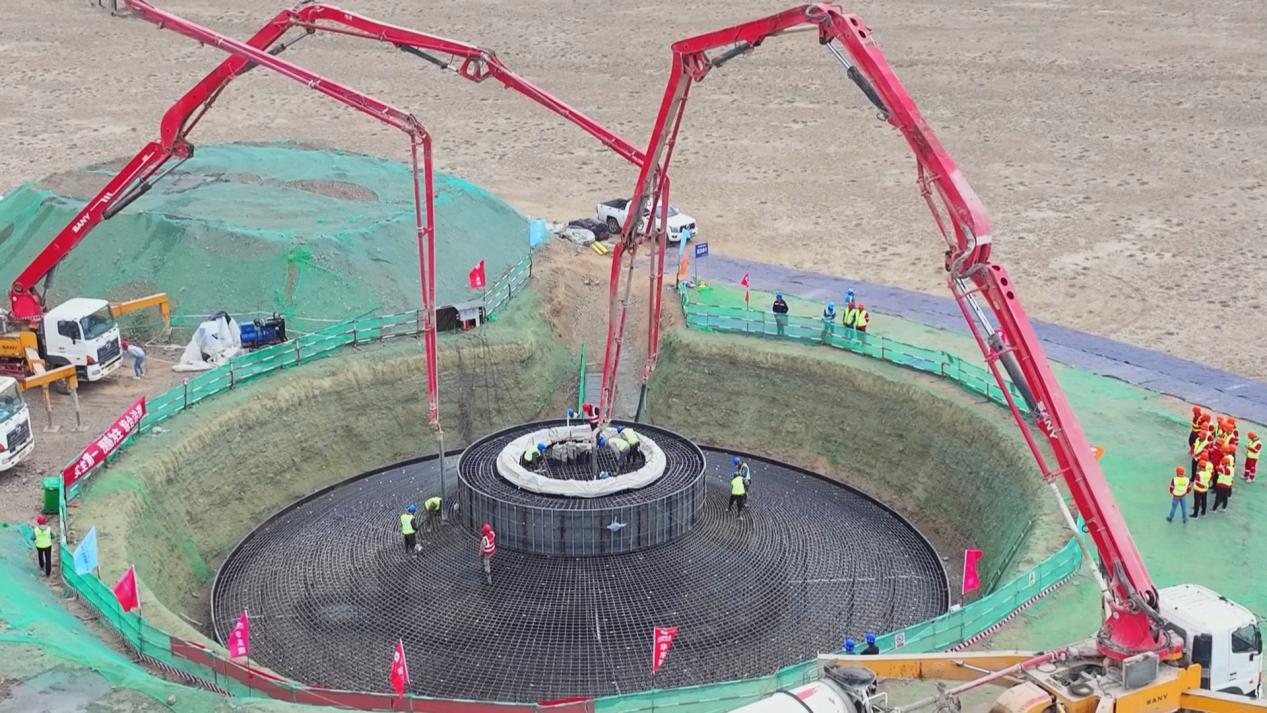 ͼΪ��ʱ����ľ��100��ǧ�߷����Ŀ���ھ���װ��������������������