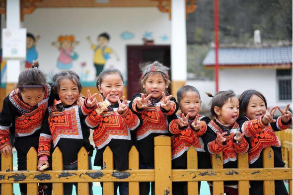 ��ɽ����70���� �� �۽������桱��׼��������ƴ���ɽ��ȫ�ƽ���������