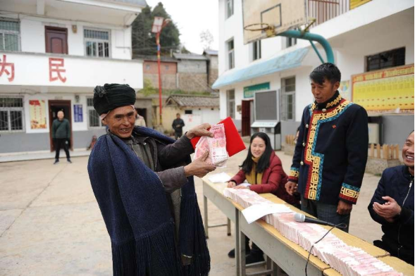 ��ɽ����70���� �� �۽������桱��׼��������ƴ���ɽ��ȫ�ƽ���������